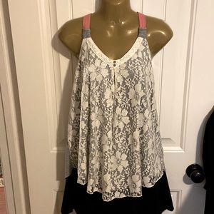 NOWT lacy top sz junior XL